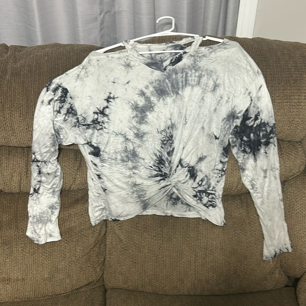black and white tie dye front crop shirt